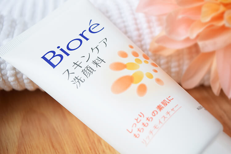 Sữa Rửa Mặt Bioré Nhật Bản Dưỡng Da Mịn Màng