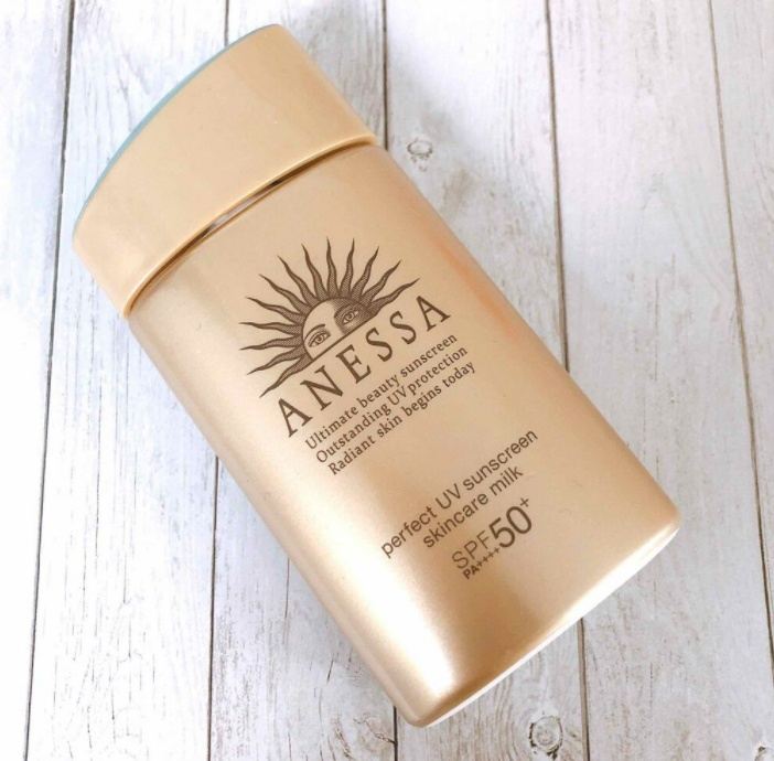Kem Chống Nắng Anessa Perfect UV Sunscreen Skincare Milk SPF50+ PA++++